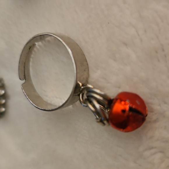 3/$30 Vintage Set of Six Smiley Heart Bell Rhinestone Adjustable Ring - Picture 2 of 6